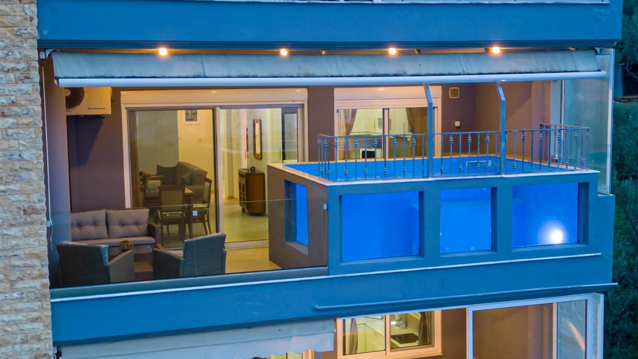 Grand Suites With Private Pools Kalamáta Eksteriør bilde