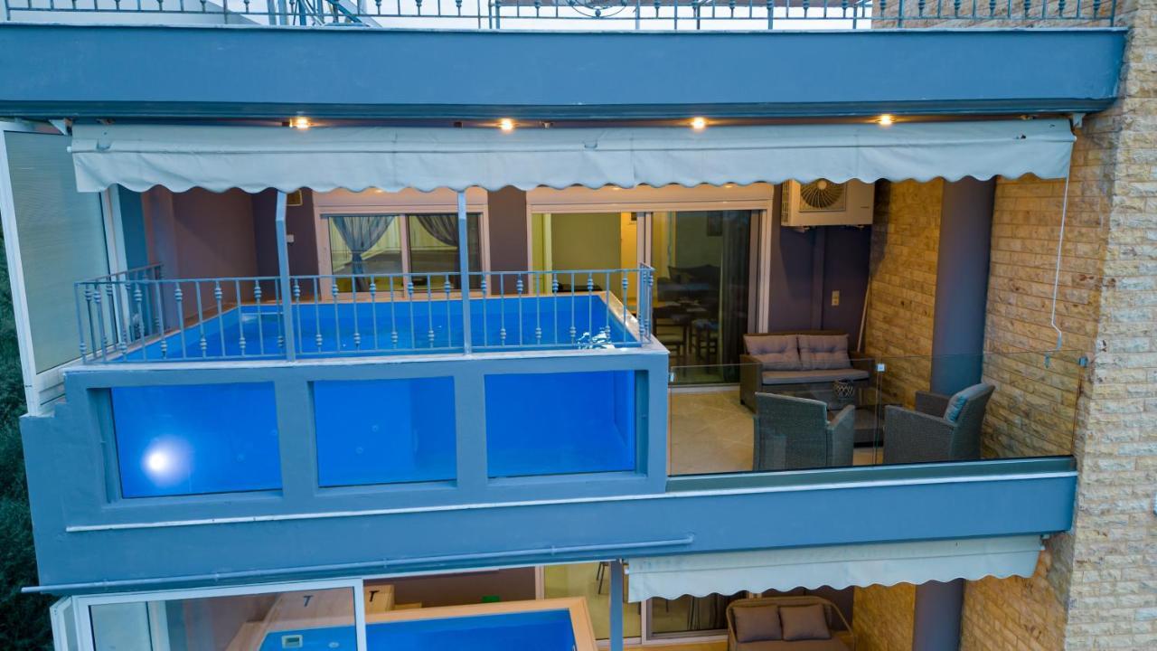 Grand Suites With Private Pools Kalamáta Eksteriør bilde
