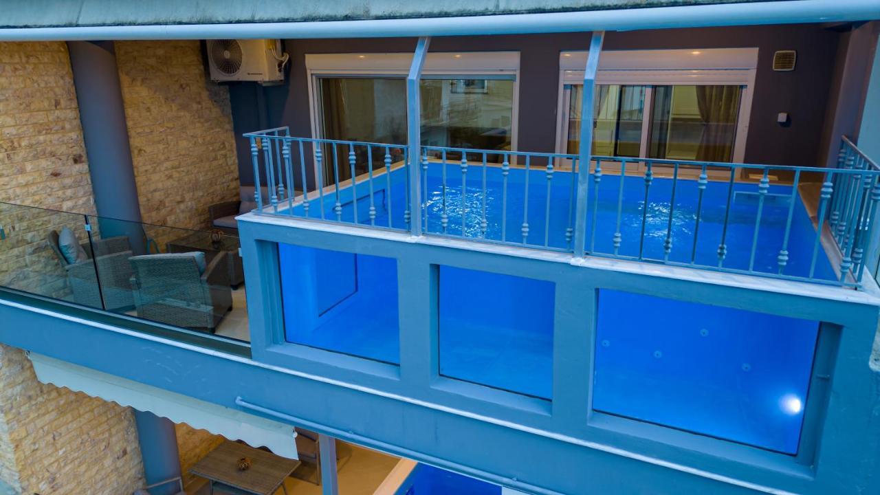 Grand Suites With Private Pools Kalamáta Eksteriør bilde