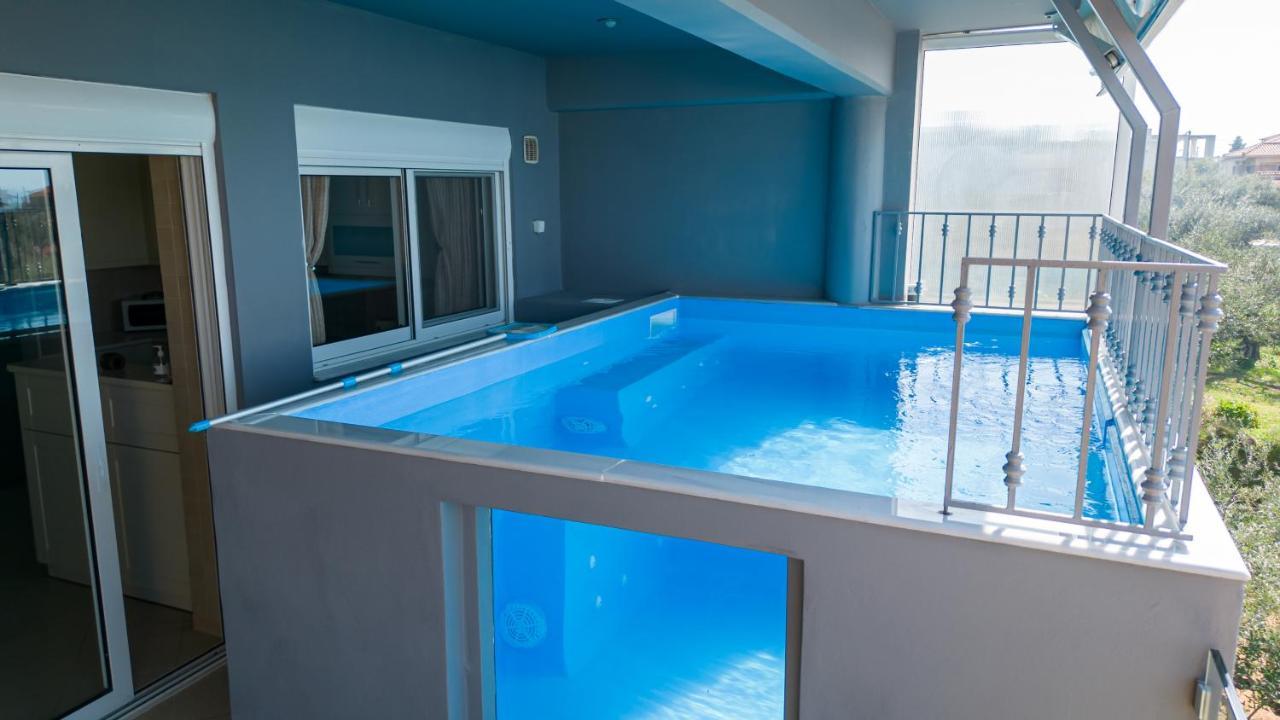 Grand Suites With Private Pools Kalamáta Eksteriør bilde