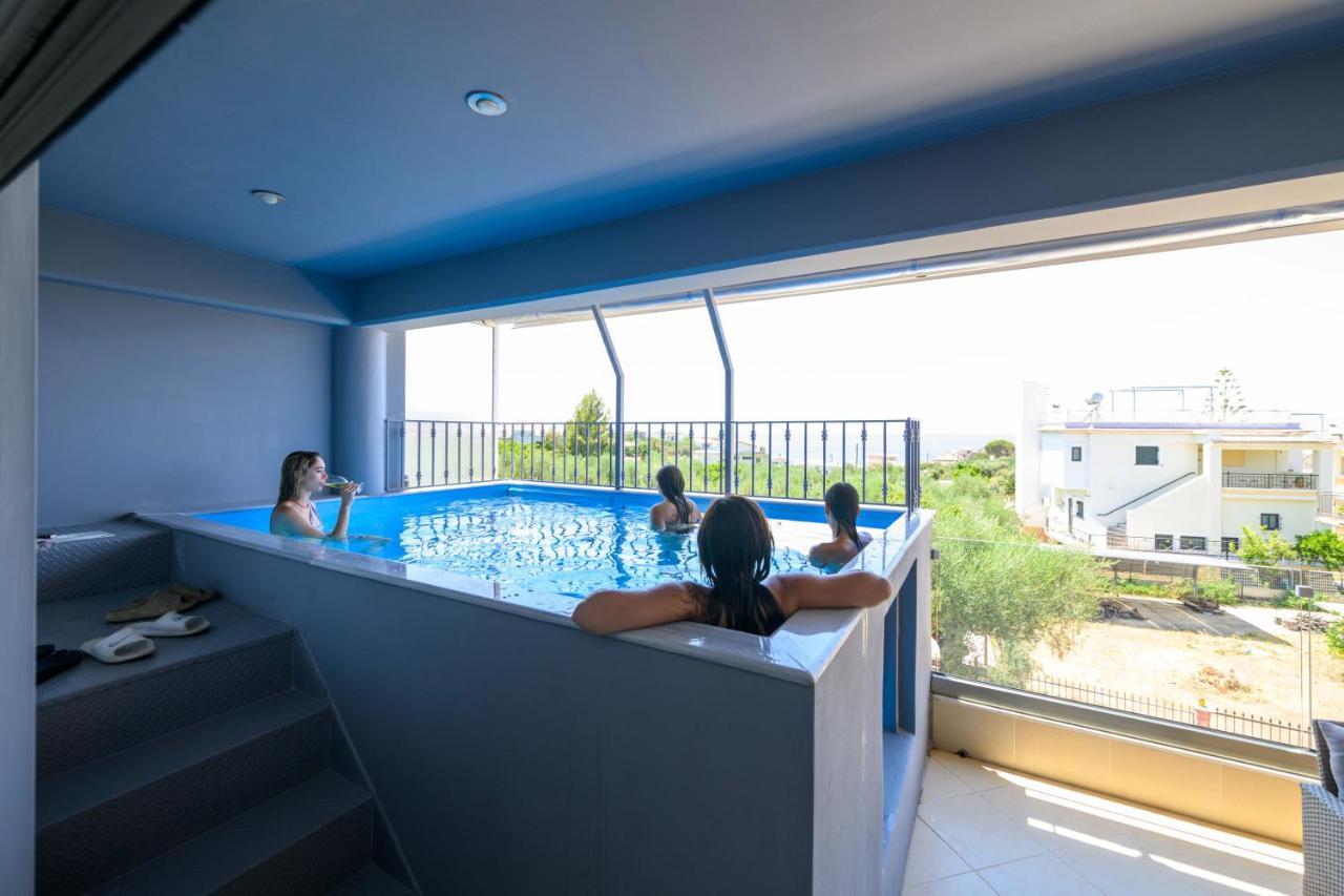 Grand Suites With Private Pools Kalamáta Eksteriør bilde