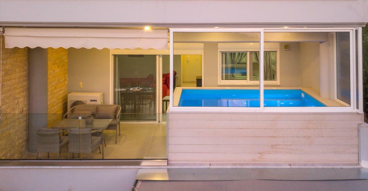Grand Suites With Private Pools Kalamáta Eksteriør bilde